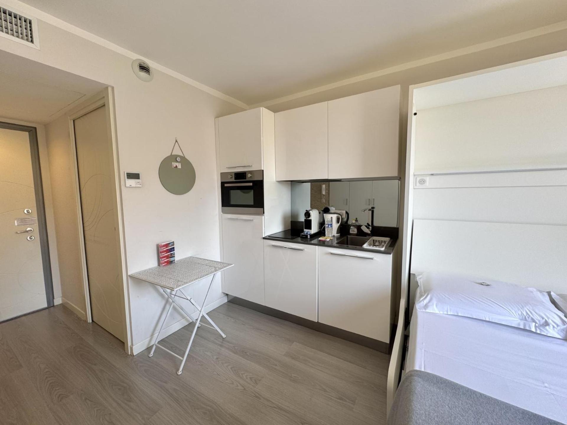 Aparthotel Riviera Nice Cote D'Azur - Old Town - Studio Ac - Sea View - 50M Promenade Des Anglais- La Maison Linda Екстериор снимка